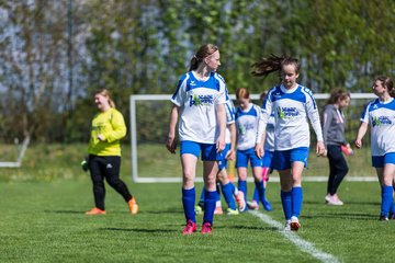 Bild 367 - B-Juniorinnen Bramstedter TS - SSV Hennstedt : Ergebnis: 3:7